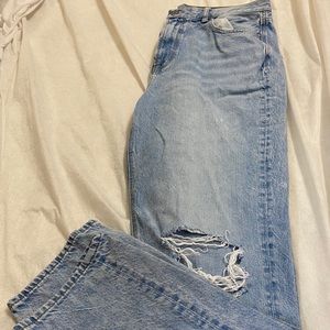 American Eagle mom jean